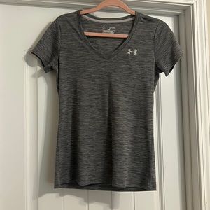 Underamour V-Neck short sleeve shirt